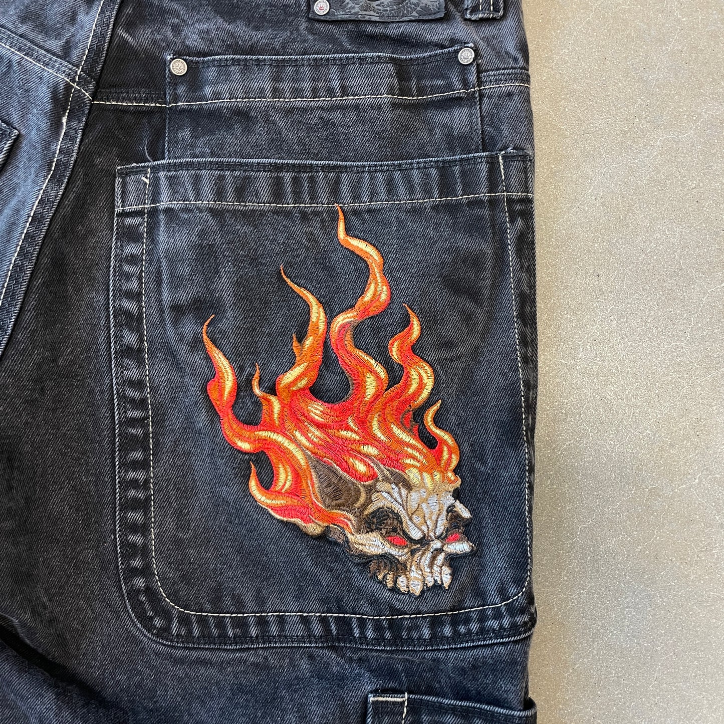 Y2K JNCO Embroidered Flaming Skull Jeans [35x30]