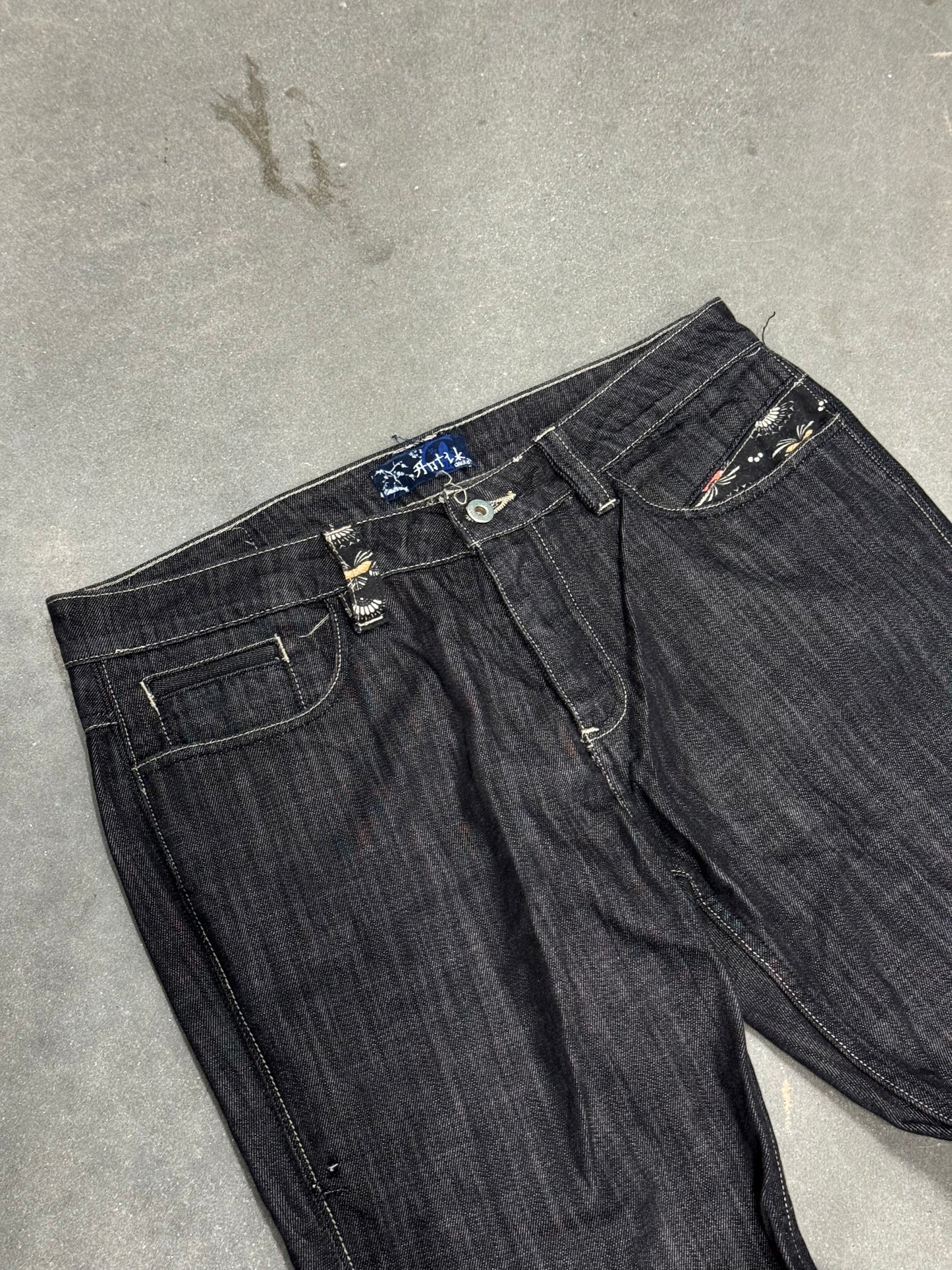 Vintage Y2K Anti Denim Flared Jeans [36x35]