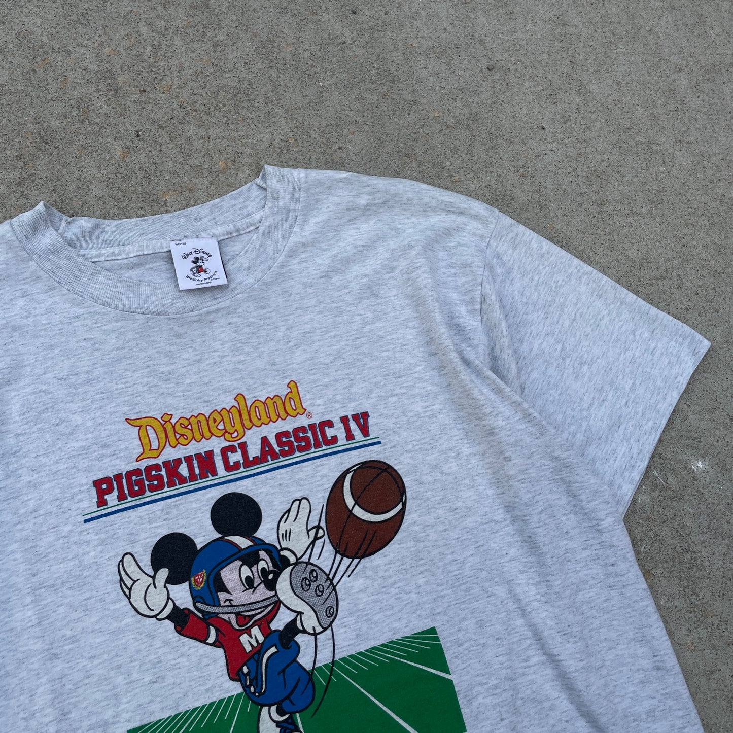 1990s Disneyland UNC vs. USC Pigskin Classic T-Shirt [L]