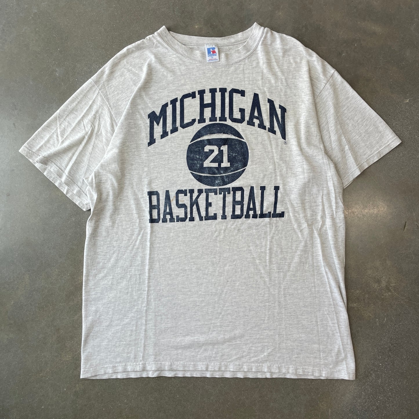 1990s Distressed Michigan Basketball T-Shirt [XXL]