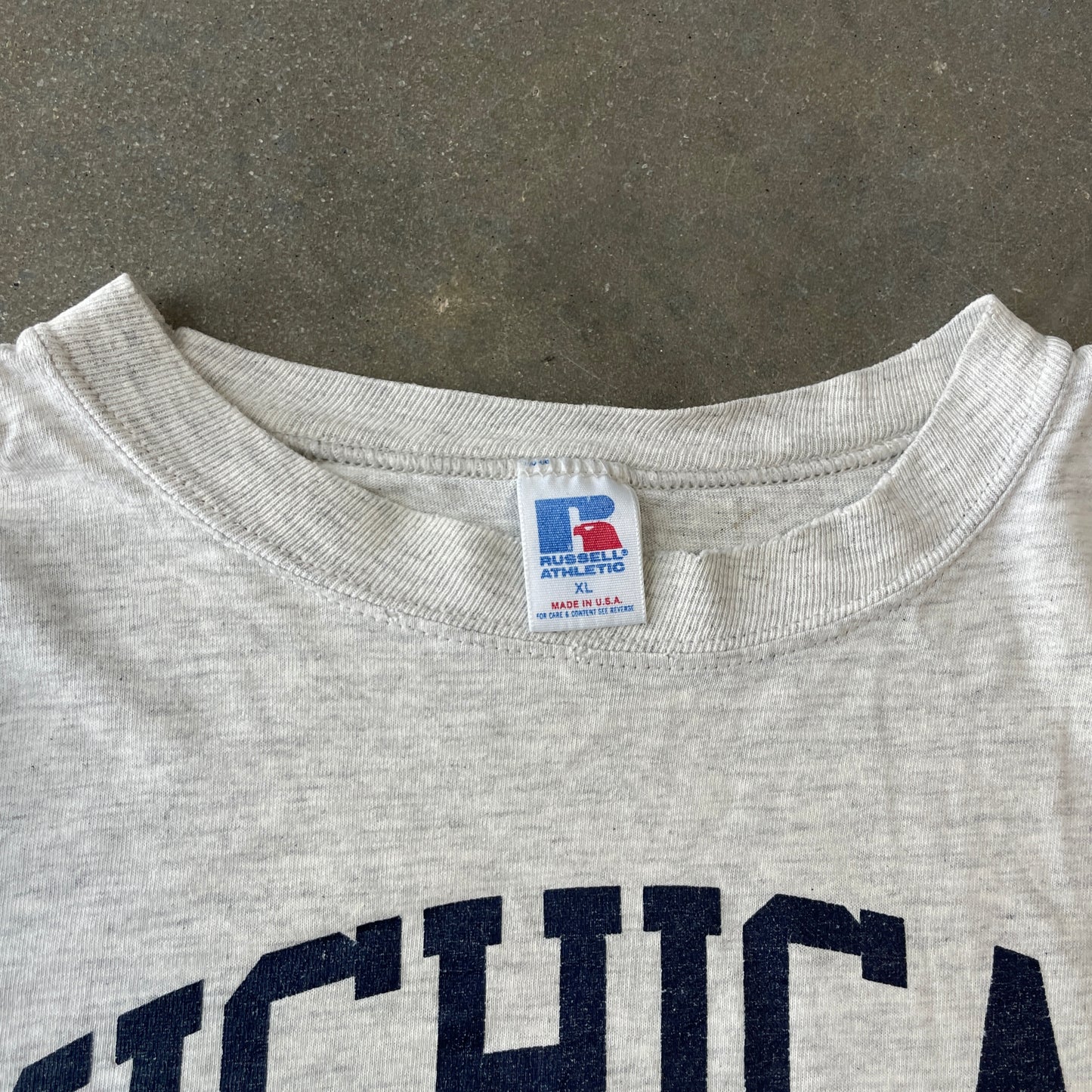 1990s Distressed Michigan Basketball T-Shirt [XXL]