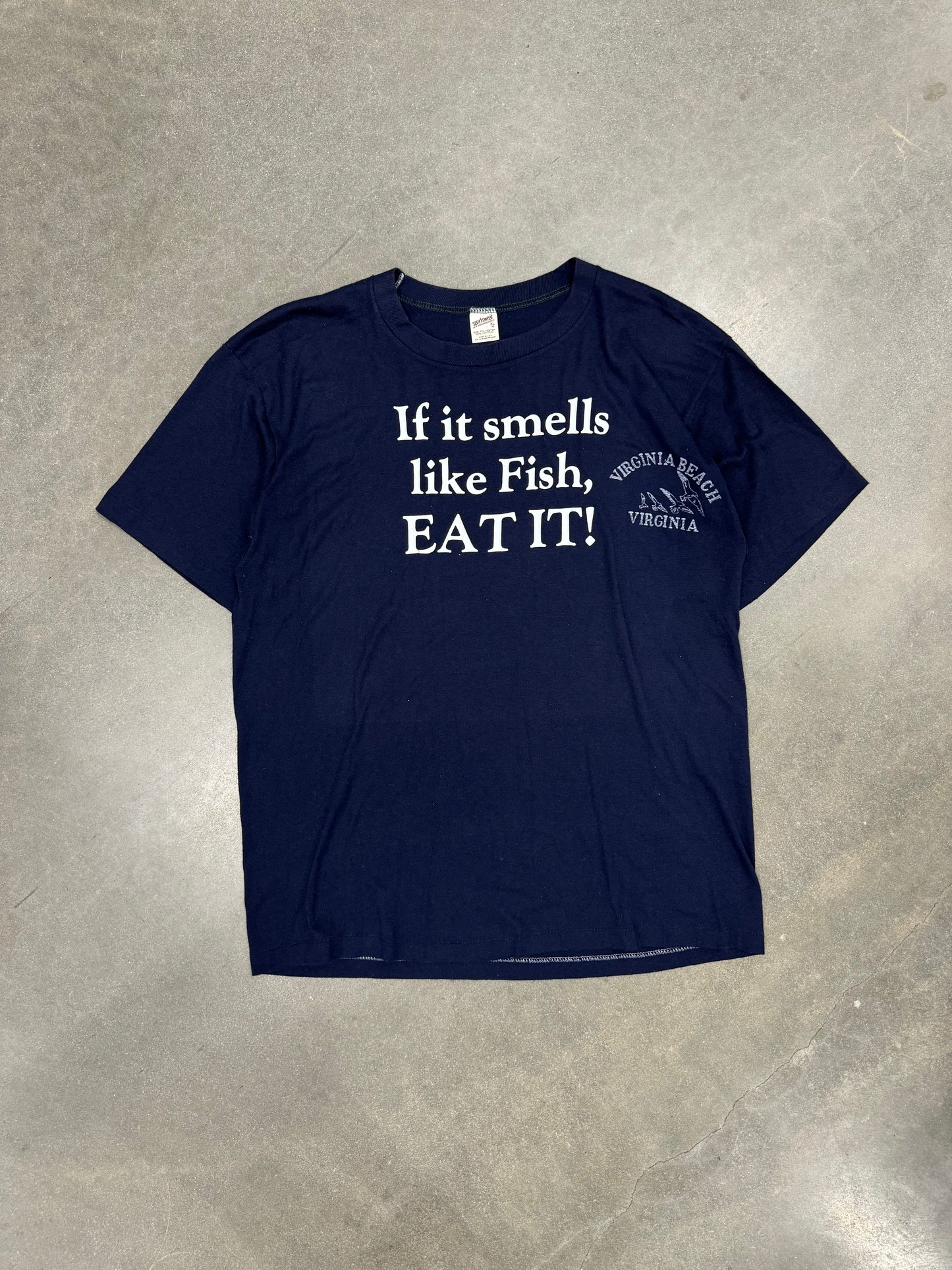 Vintage 1980s "If It Taste Like Fish, EAT IT!" Parody Text T-Shirt [XL]