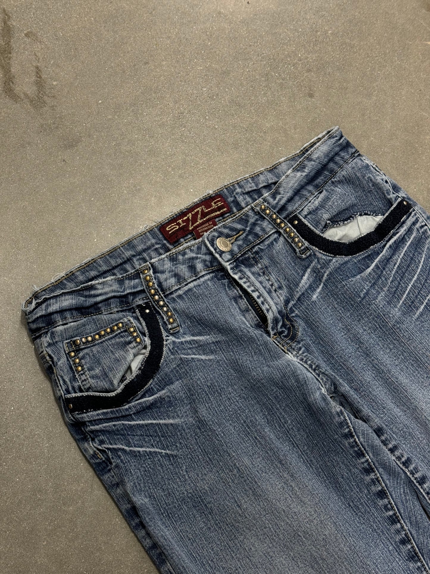 Vintage Y2K Sizzle Low Rise Flared Jeans [28]