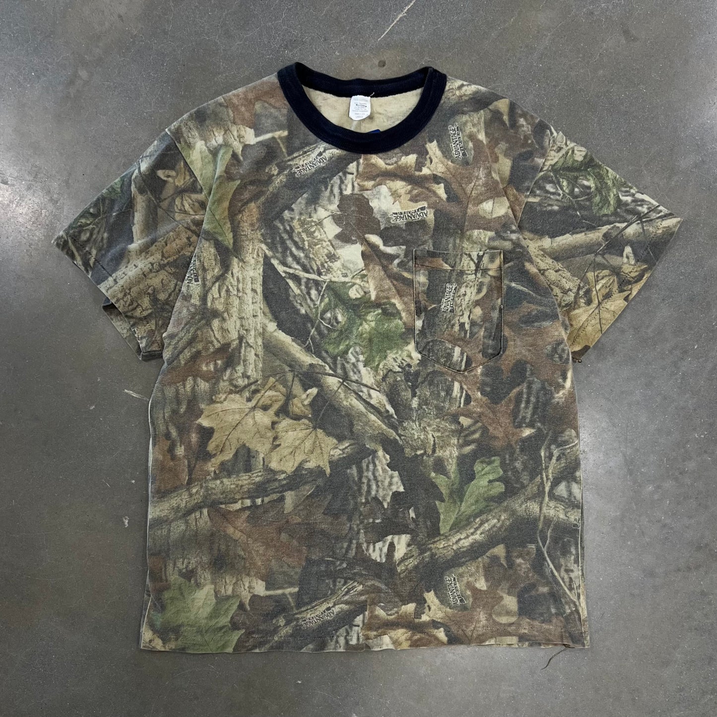 1990s Realtree Camo T-Shirt [L]