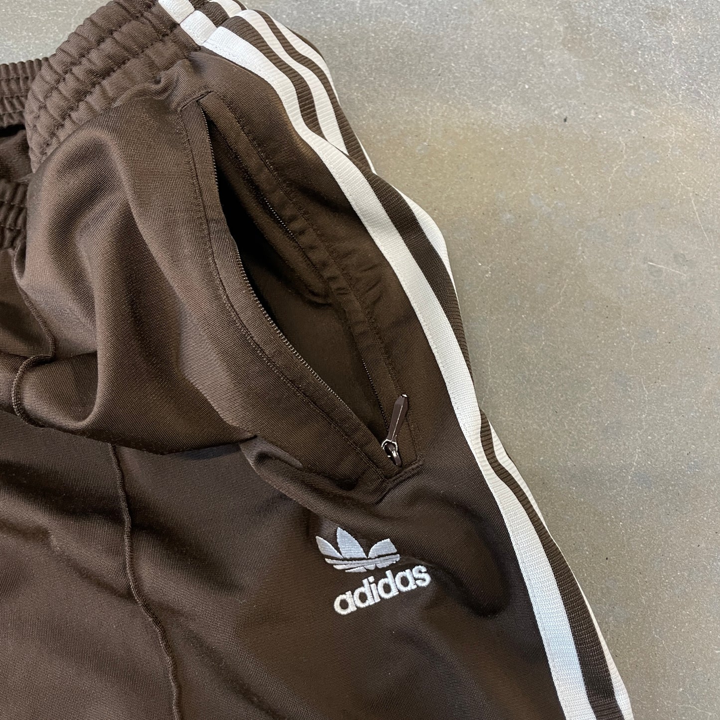 Y2K Adidas Trefoil Pleated Brown Baggy Terry Cloth Pants [XL]