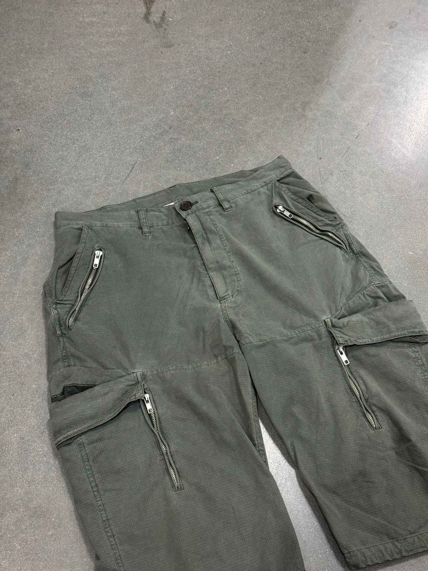 Whiz Limited Japanese Brand Cargo Shorts [32]