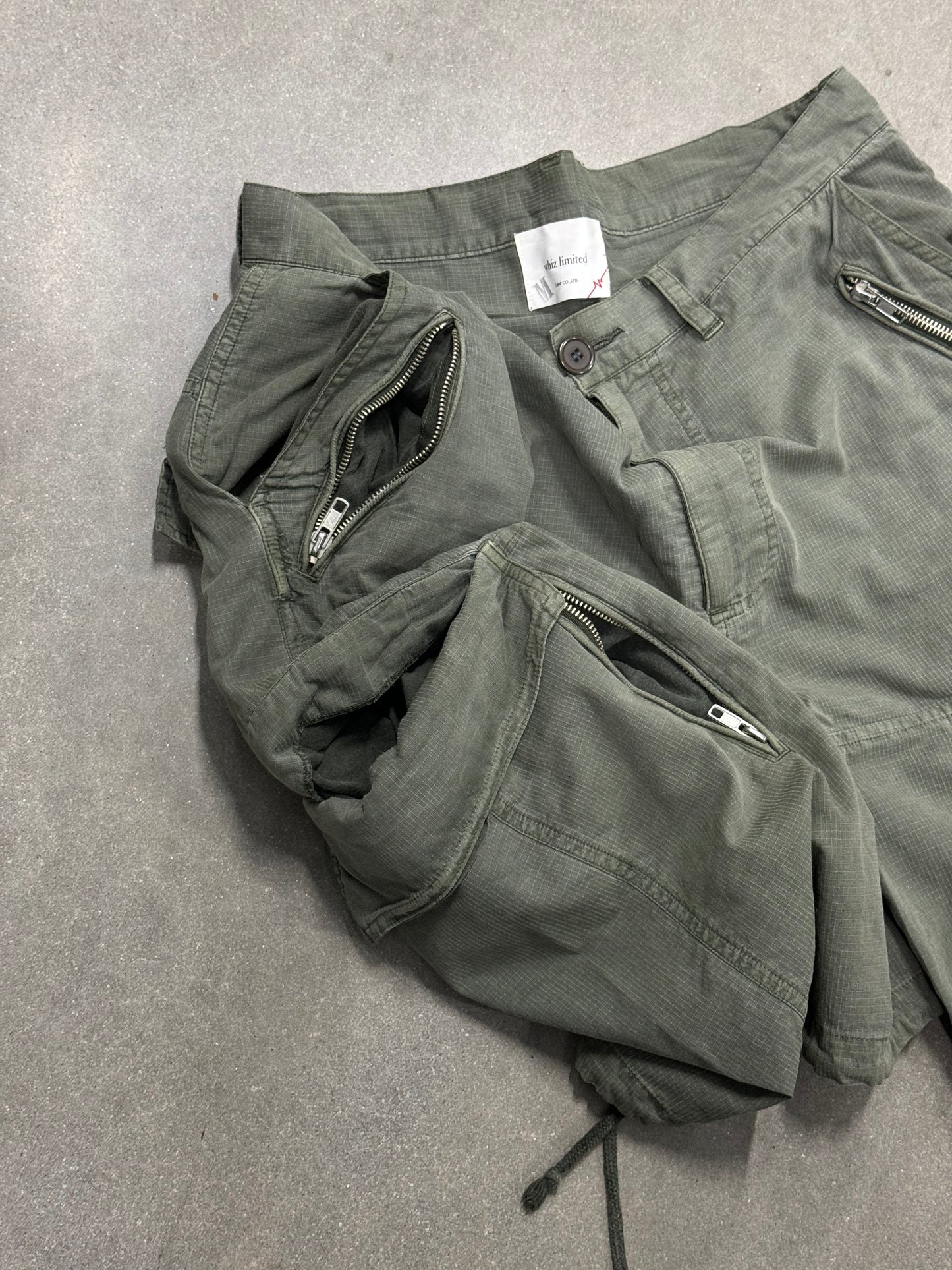 Whiz Limited Japanese Brand Cargo Shorts [32]