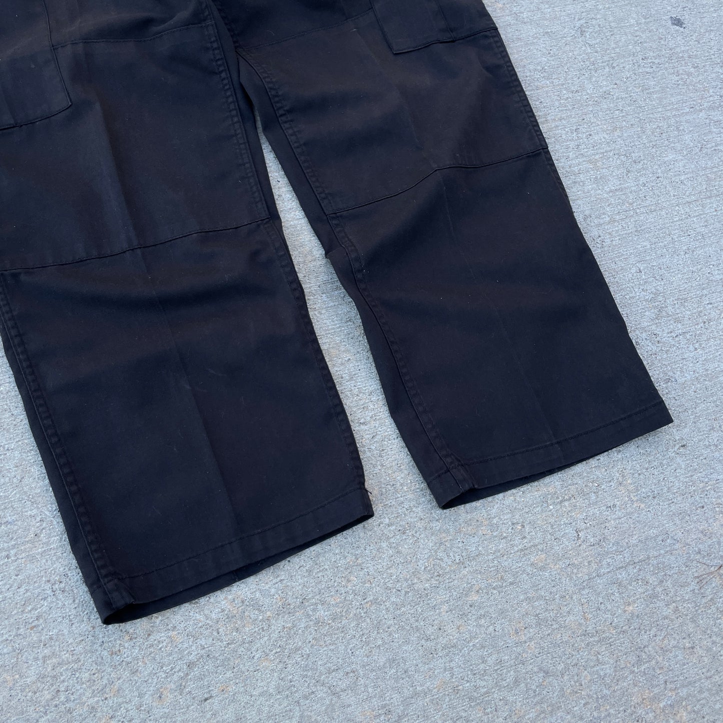 1990s Black Military Cargo Pants [30-34x30]
