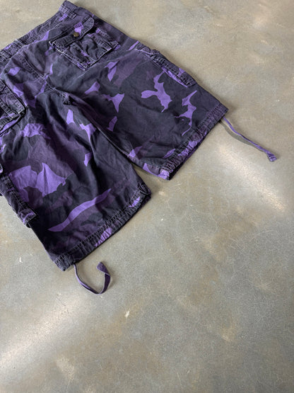 Vintage Y2K Purple Camo Shorts [38]